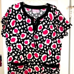 KOI XL Scrub Top. Pre-Owned but looks new & true to size!  Smoke Free Home!!